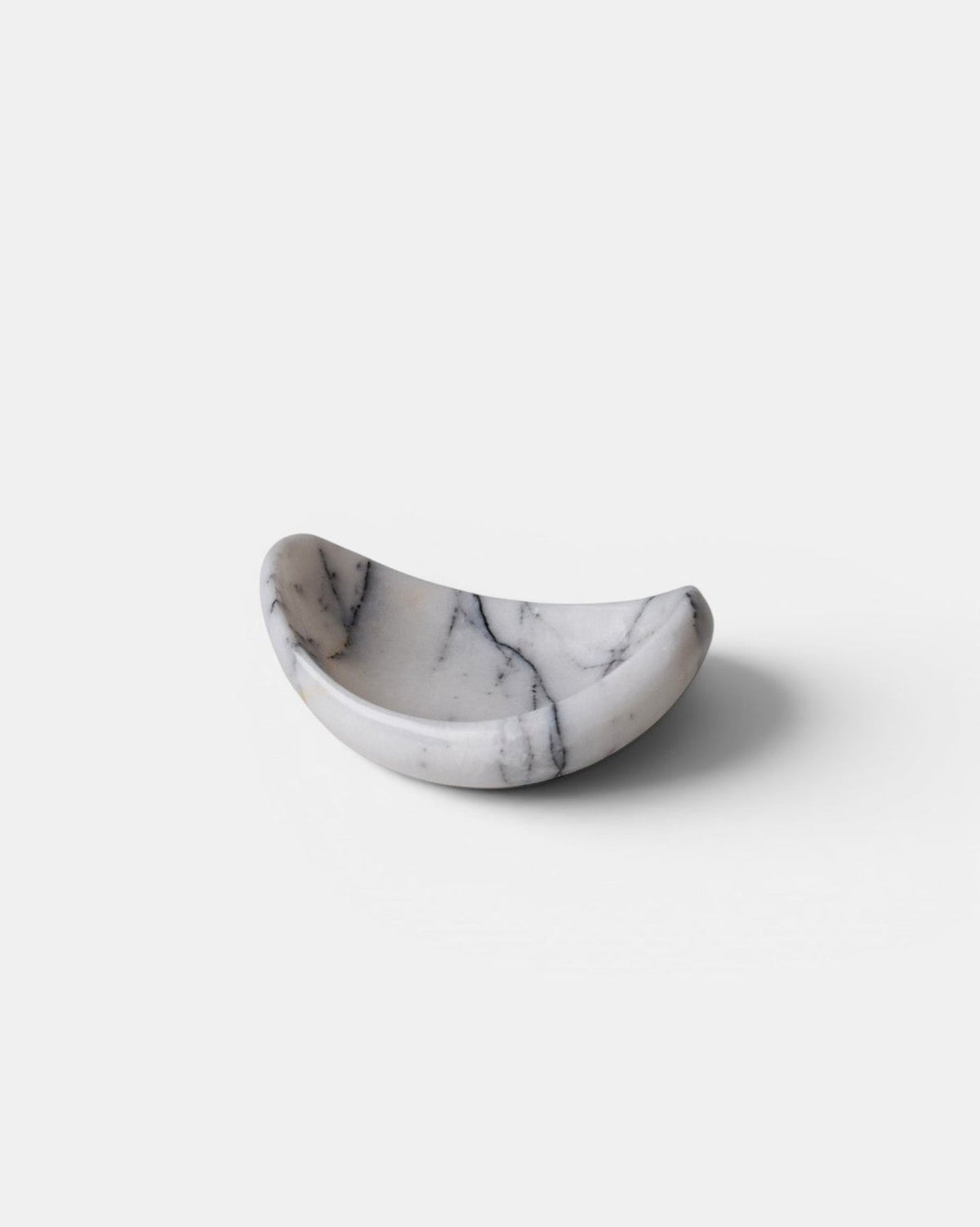 Inge Marble Dish – Crescent, White Lilac